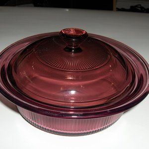 Casserole Dish Corningware Vision, with lid. Cranberry Color